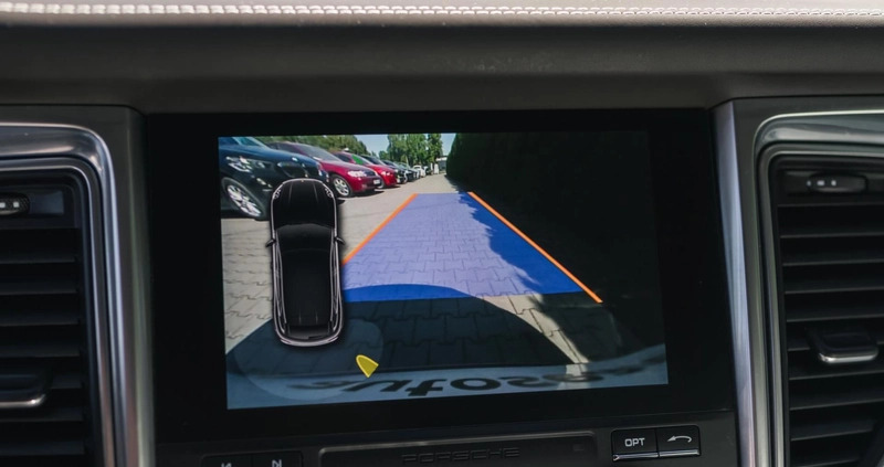 Porsche Macan cena 159990 przebieg: 139900, rok produkcji 2017 z Przedbórz małe 781